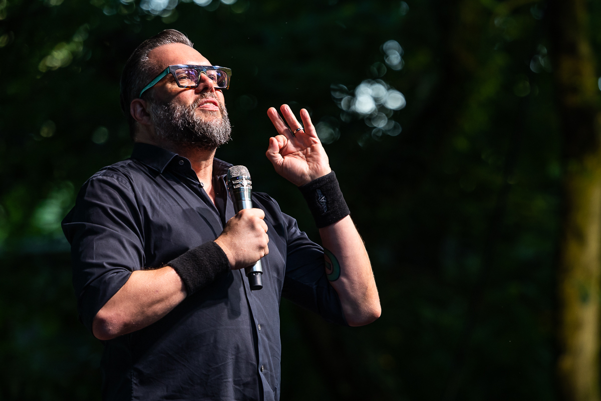 Alex Agnew @ OLT Rivierenhof, picture 15, photographed by Marc Verdonck - FrontView Magazine