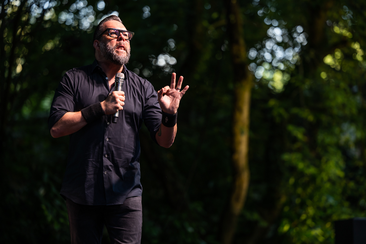 Alex Agnew @ OLT Rivierenhof, picture 16, photographed by Marc Verdonck - FrontView Magazine