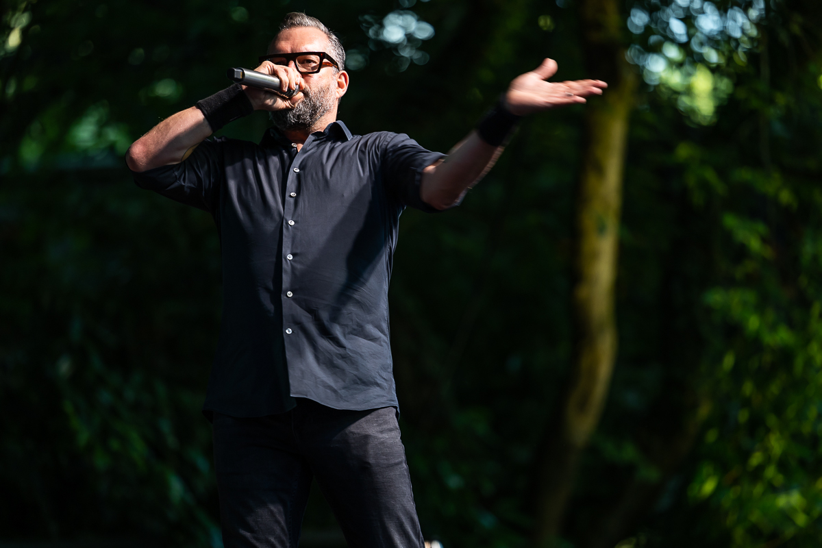 Alex Agnew @ OLT Rivierenhof, picture 17, photographed by Marc Verdonck - FrontView Magazine