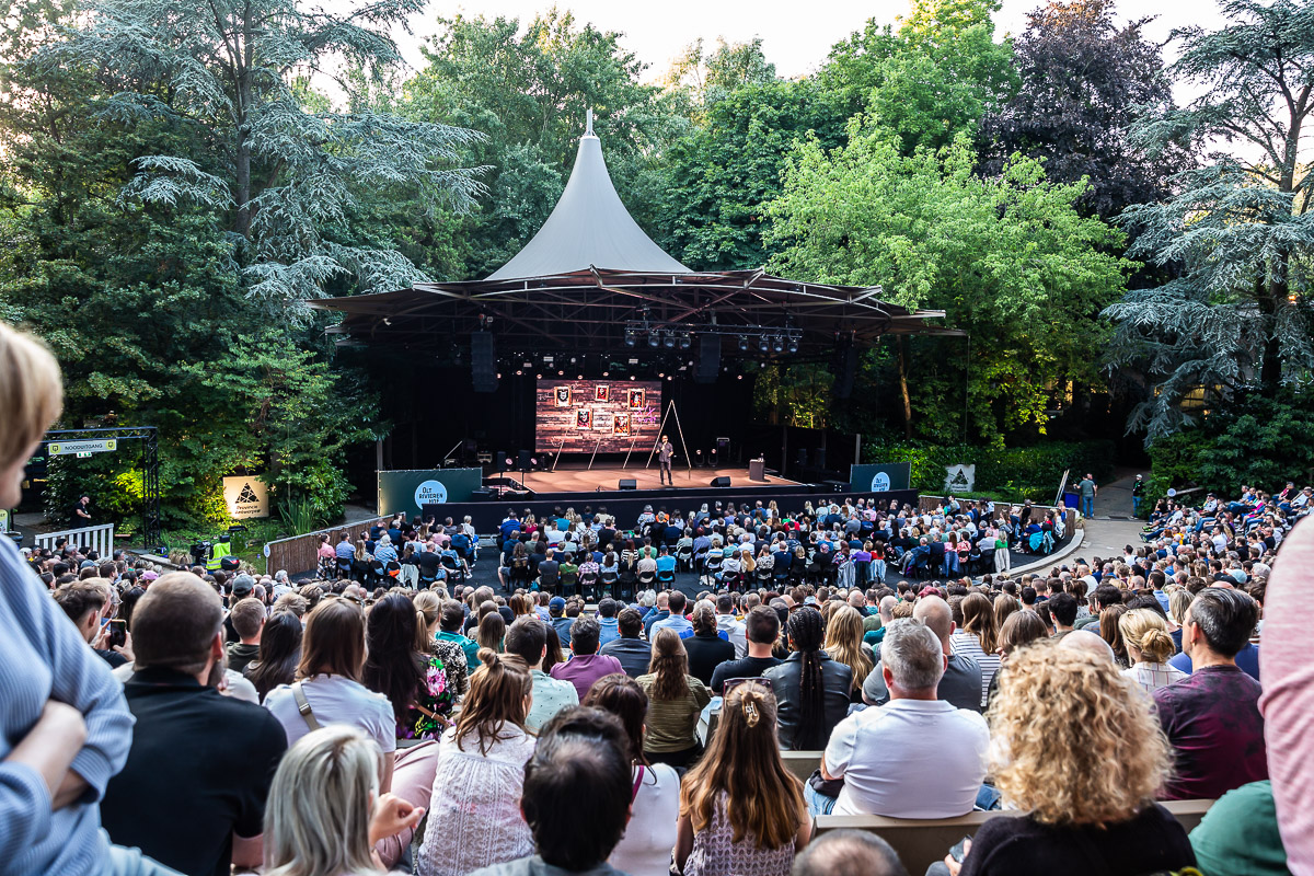 Alex Agnew @ OLT Rivierenhof, picture 18, photographed by Marc Verdonck - FrontView Magazine