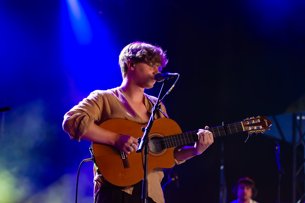 Isaac Roux @ Rock Zottegem Dag 2, picture 6, photographed by Luc Klinckaert - FrontView Magazine