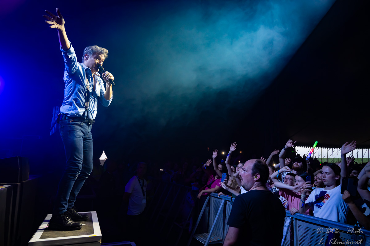 Bart Peeters @ Rock Zottegem Dag 3, picture 5, photographed by Luc Klinckaert - FrontView Magazine