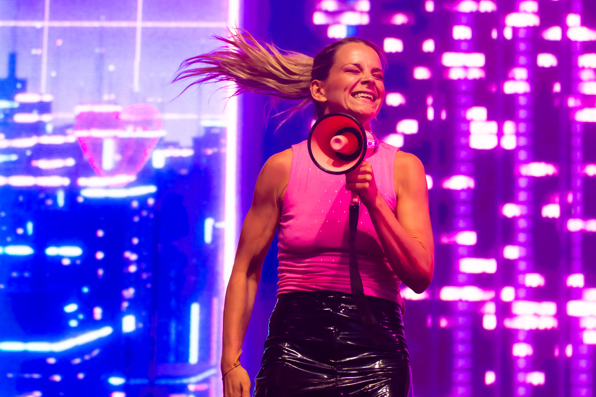Camille @ Rock Zottegem Dag 3, picture 9, photographed by Luc Klinckaert - FrontView Magazine
