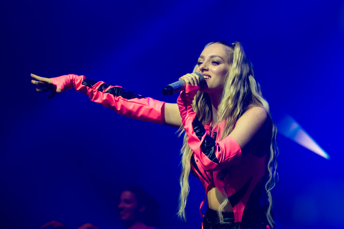 Camille @ Rock Zottegem Dag 3, picture 10, photographed by Luc Klinckaert - FrontView Magazine