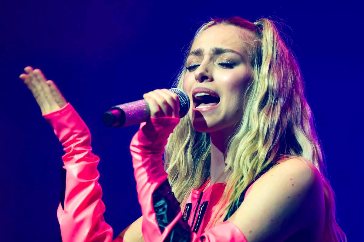 Camille @ Rock Zottegem Dag 3, picture 11, photographed by Luc Klinckaert - FrontView Magazine