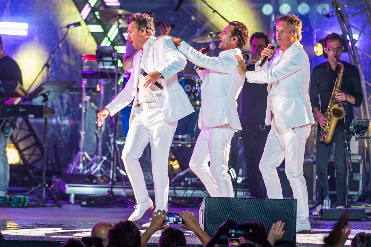 De Romeo's @ Vlaanderen Feest - Antwerpen, picture 5, photographed by Dimitri Vanlommel - FrontView Magazine