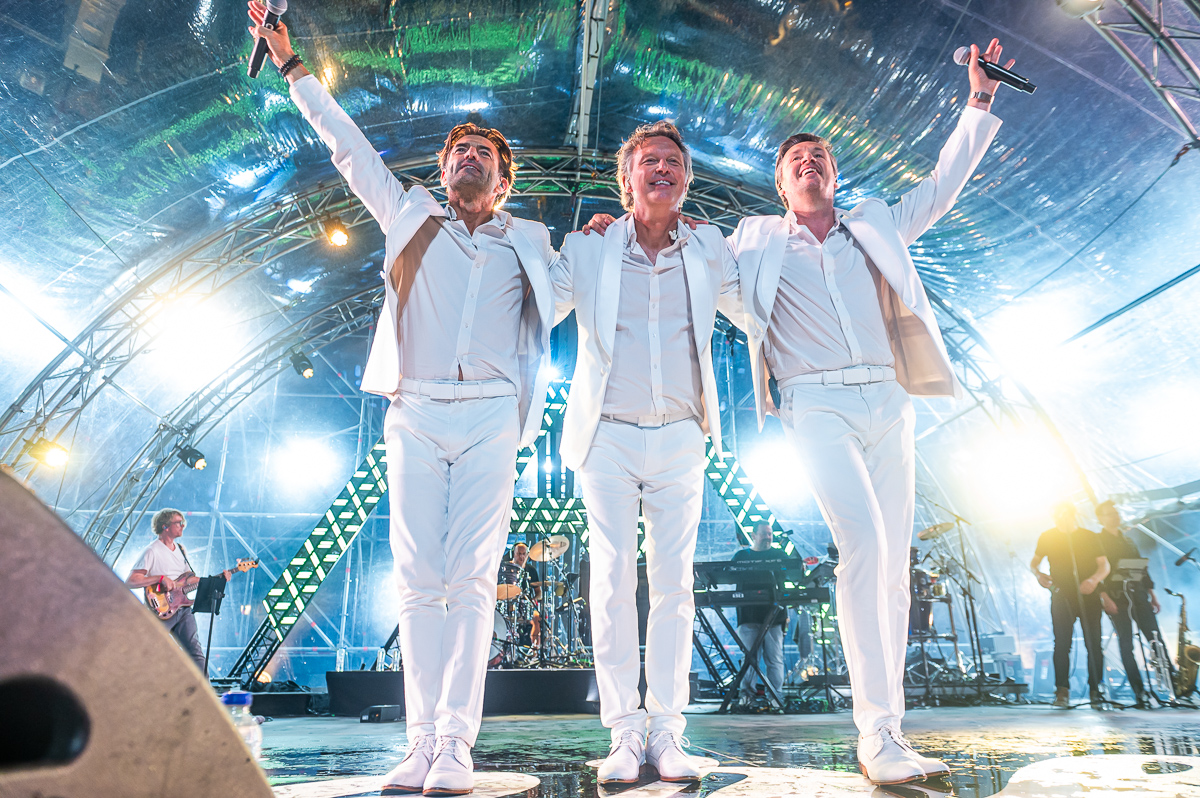 De Romeo's @ Vlaanderen Feest - Antwerpen, picture 38, photographed by Dimitri Vanlommel - FrontView Magazine