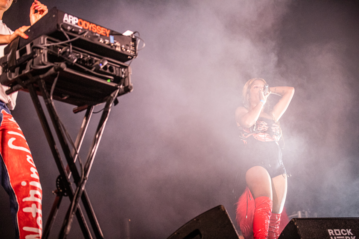Charlotte Adigéry & Bolis Pupul @ Rock Herk, picture 17, photographed by Leen Verlinden - FrontView Magazine