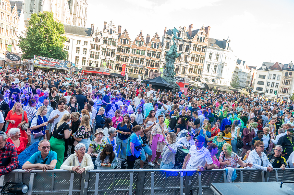 DJ F.r.a.n.k. @ Vlaanderen Zingt Antwerpen, foto 4, foto's door Dimitri Vanlommel - FrontView Magazine