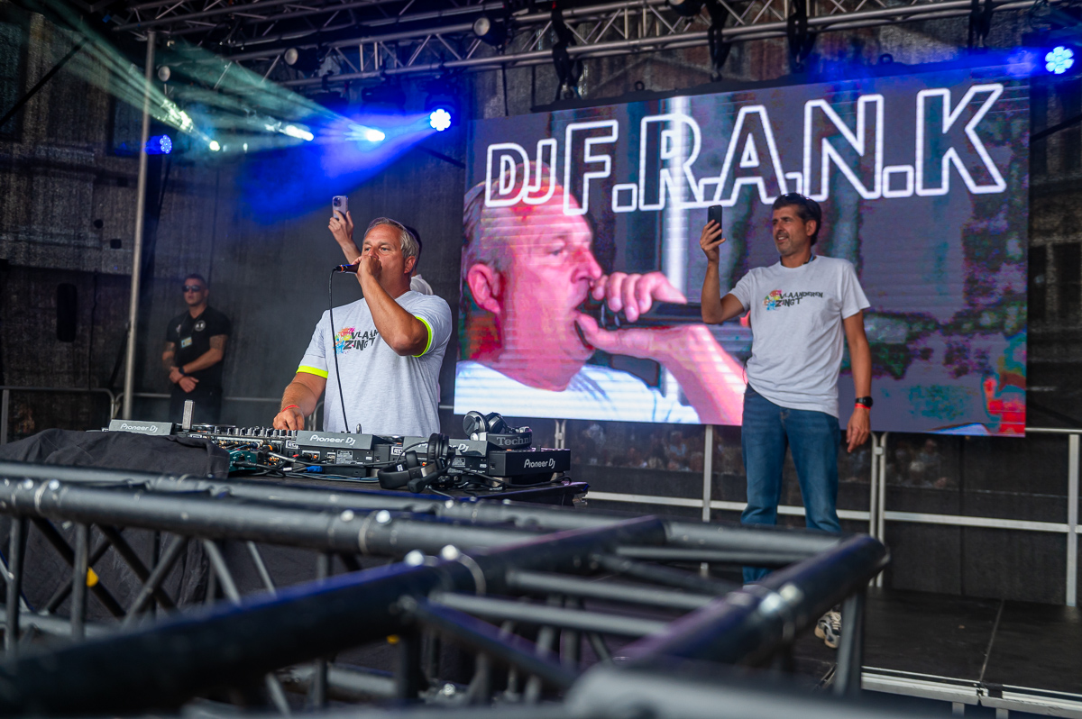 DJ F.r.a.n.k. @ Vlaanderen Zingt Antwerpen, foto 9, foto's door Dimitri Vanlommel - FrontView Magazine