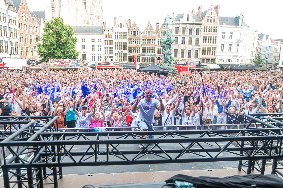 DJ F.r.a.n.k. @ Vlaanderen Zingt Antwerpen, foto 10, foto's door Dimitri Vanlommel - FrontView Magazine