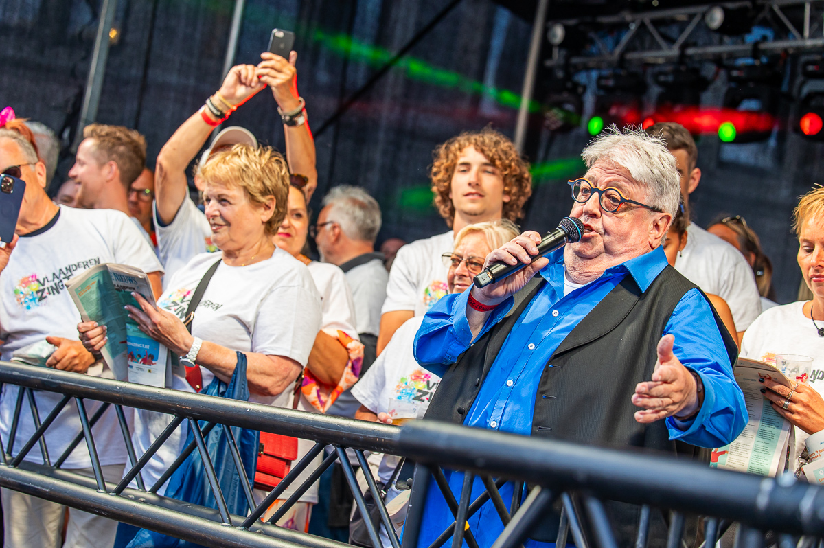 Luc Caals @ Vlaanderen Zingt Antwerpen, foto 4, foto's door Dorien Goetschalckx - FrontView Magazine