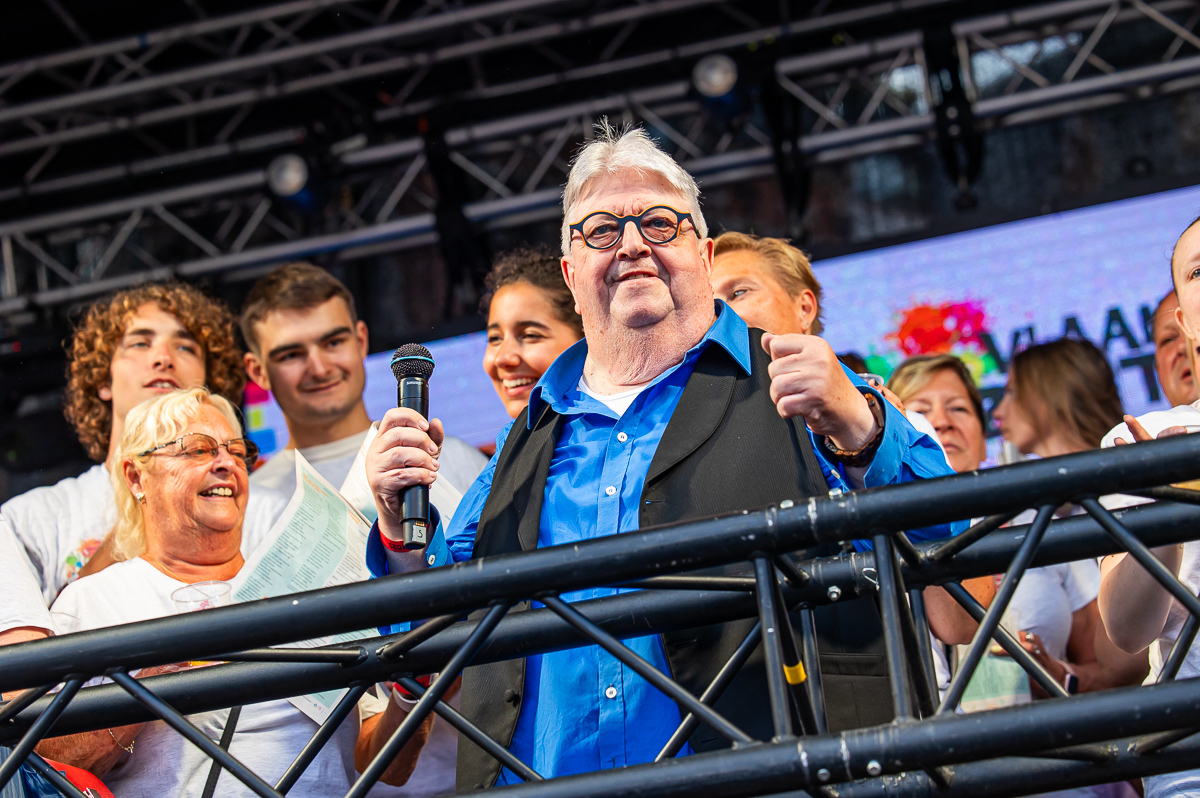 Luc Caals @ Vlaanderen Zingt Antwerpen, foto 7, foto's door Dorien Goetschalckx - FrontView Magazine