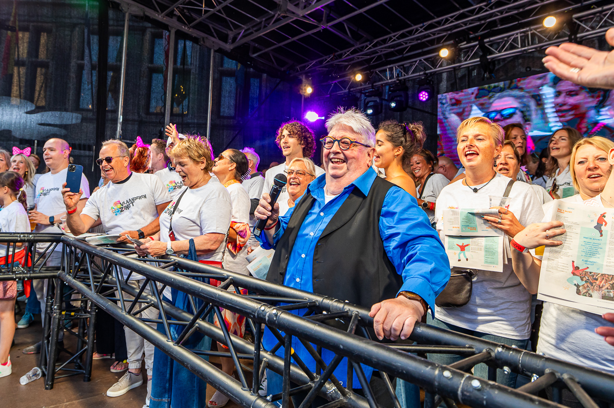 Luc Caals @ Vlaanderen Zingt Antwerpen, foto 9, foto's door Dorien Goetschalckx - FrontView Magazine