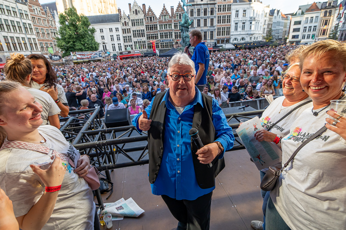 Luc Caals @ Vlaanderen Zingt Antwerpen, foto 12, foto's door Dorien Goetschalckx - FrontView Magazine