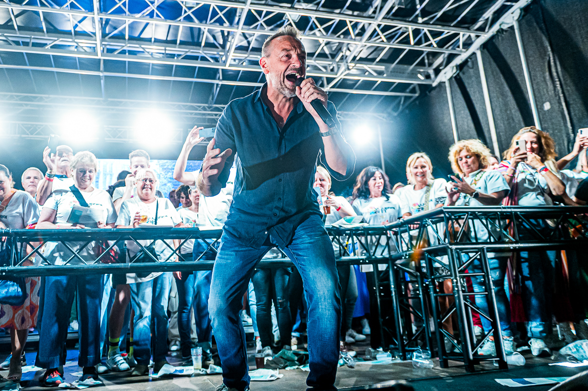 Tom Waes @ Vlaanderen Zingt Antwerpen, foto 2, foto's door Dorien Goetschalckx - FrontView Magazine