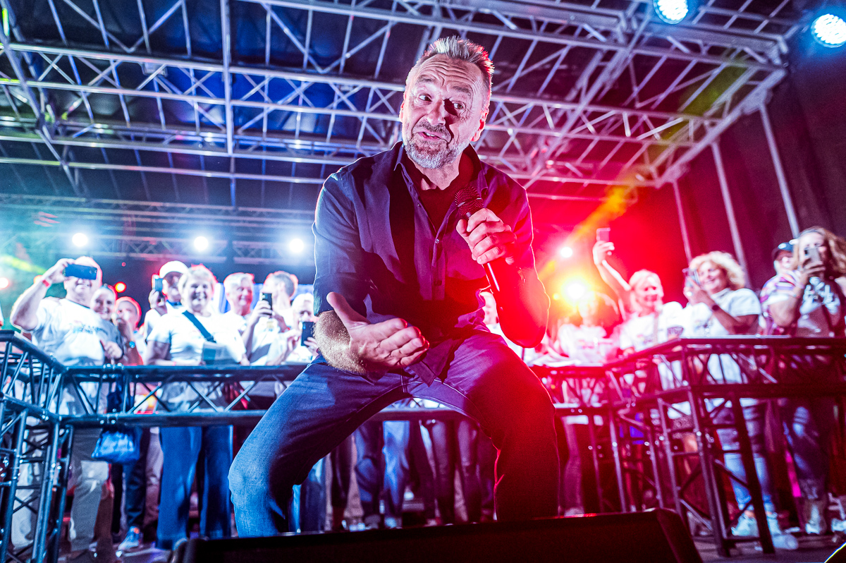 Tom Waes @ Vlaanderen Zingt Antwerpen, foto 3, foto's door Dorien Goetschalckx - FrontView Magazine