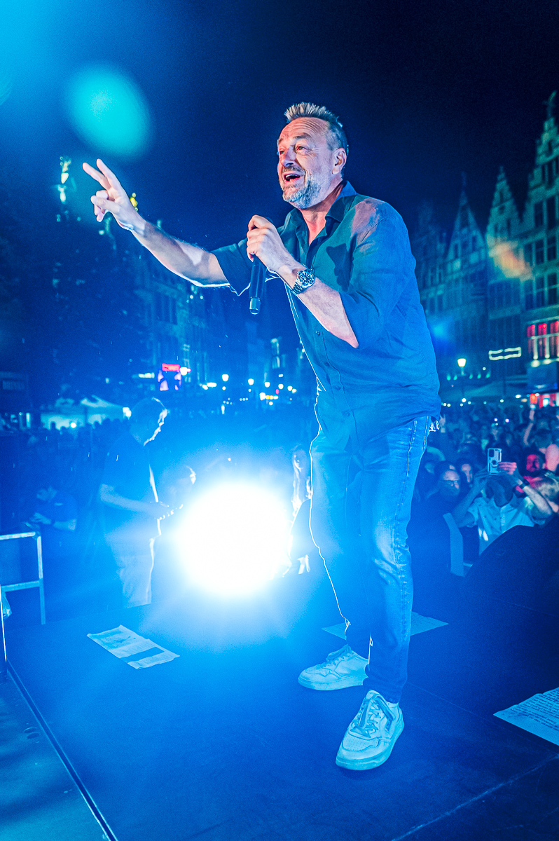 Tom Waes @ Vlaanderen Zingt Antwerpen, foto 5, foto's door Dorien Goetschalckx - FrontView Magazine