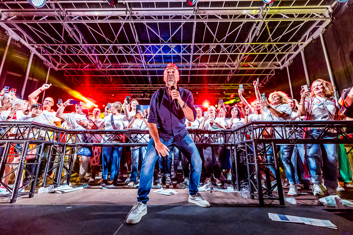 Tom Waes @ Vlaanderen Zingt Antwerpen, foto 6, foto's door Dorien Goetschalckx - FrontView Magazine