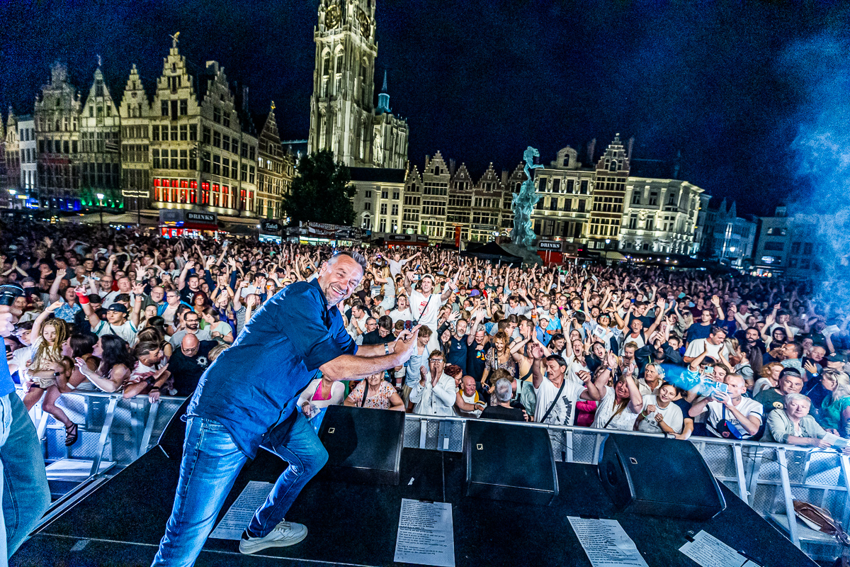 Tom Waes @ Vlaanderen Zingt Antwerpen, foto 11, foto's door Dorien Goetschalckx - FrontView Magazine