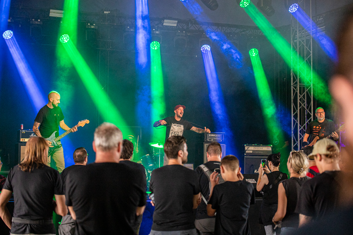 We Came As Dirt @ Rock Herk, picture 15, photographed by Leen Verlinden - FrontView Magazine