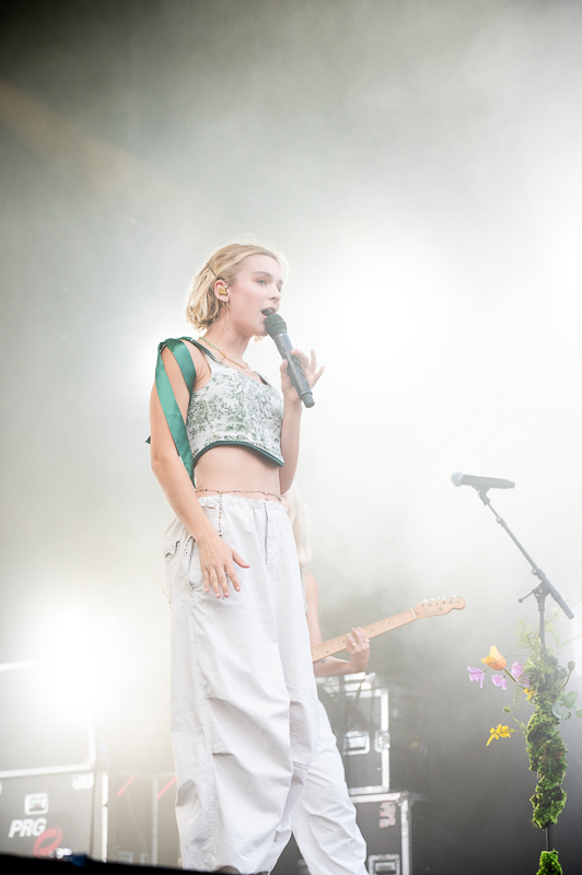 Pommelien Thijs @ Herentals Feest, picture 5, photographed by Gert Daemen - FrontView Magazine