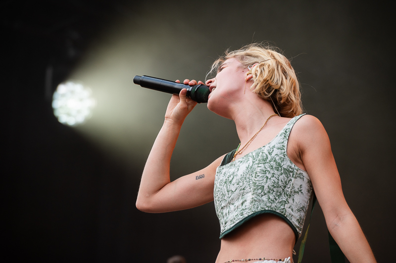 Pommelien Thijs @ Herentals Feest, picture 10, photographed by Gert Daemen - FrontView Magazine