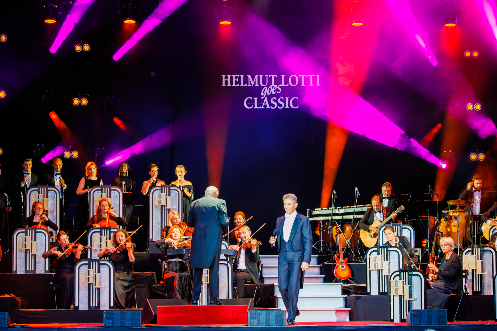 Helmut Lotti Goes Classic Live in Kasteel Van Horst, picture 5, photographed by Paul Jongeneelen - FrontView Magazine