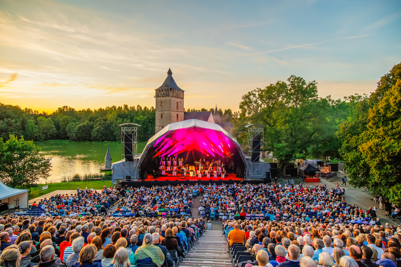Helmut Lotti Goes Classic Live in Kasteel Van Horst, picture 14, photographed by Paul Jongeneelen - FrontView Magazine