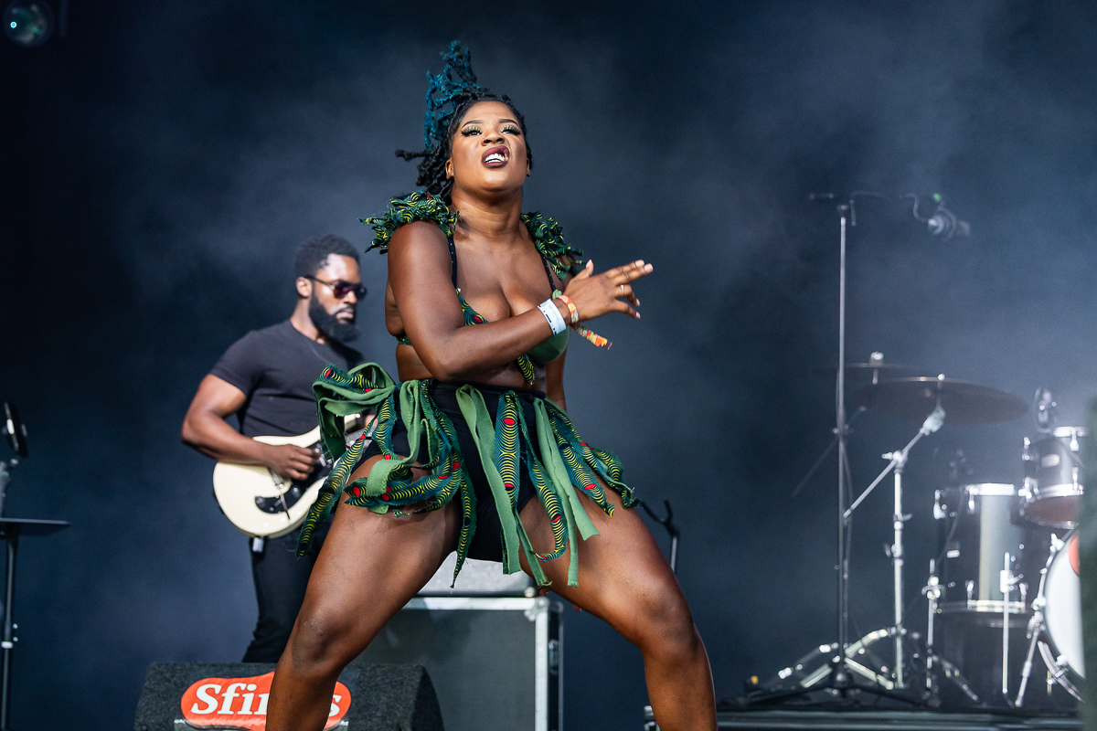 YEMI ALADE @ Sfinks Mixed 2023, picture 4, photographed by Marc Verdonck - FrontView Magazine