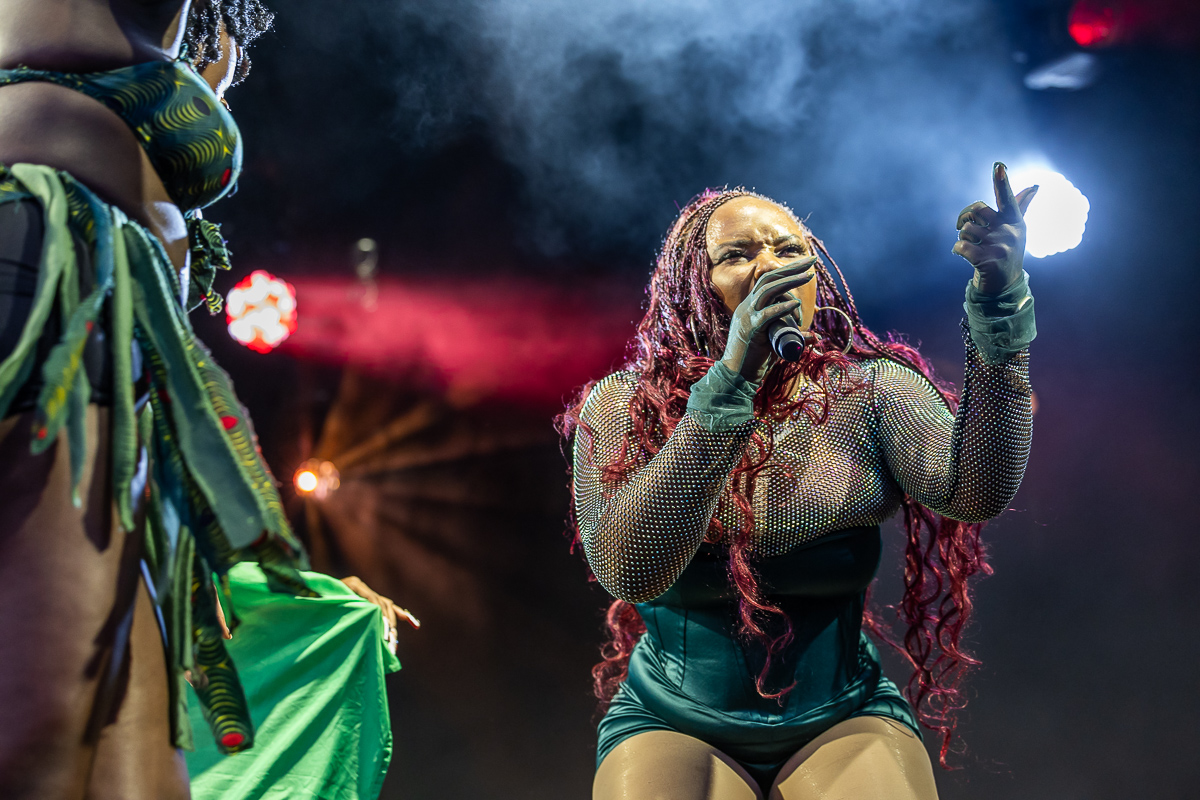 YEMI ALADE @ Sfinks Mixed 2023, picture 10, photographed by Marc Verdonck - FrontView Magazine