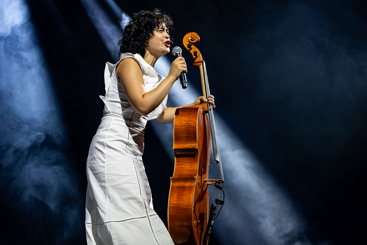 Ana Carla Maza @ Sfinks Mixed 2023, picture 6, photographed by Marc Verdonck - FrontView Magazine