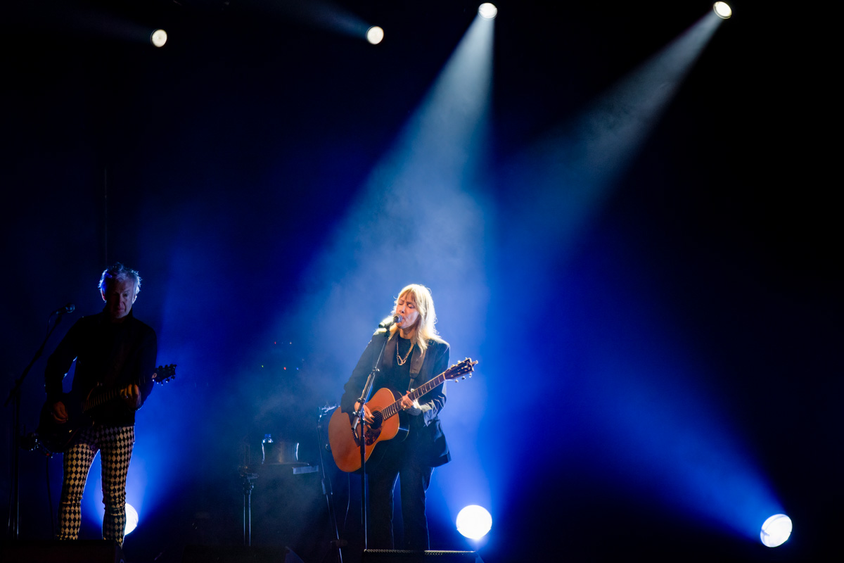 Suzanne Vega @ M-Idzomer Leuven, foto 8, foto's door Luc Klinckaert - FrontView Magazine