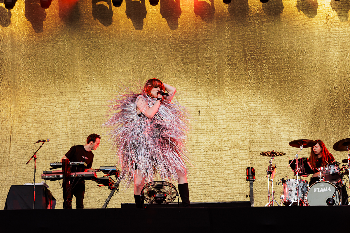 Merol @ Lokerse Feesten, picture 5, photographed by Peter Smet - FrontView Magazine