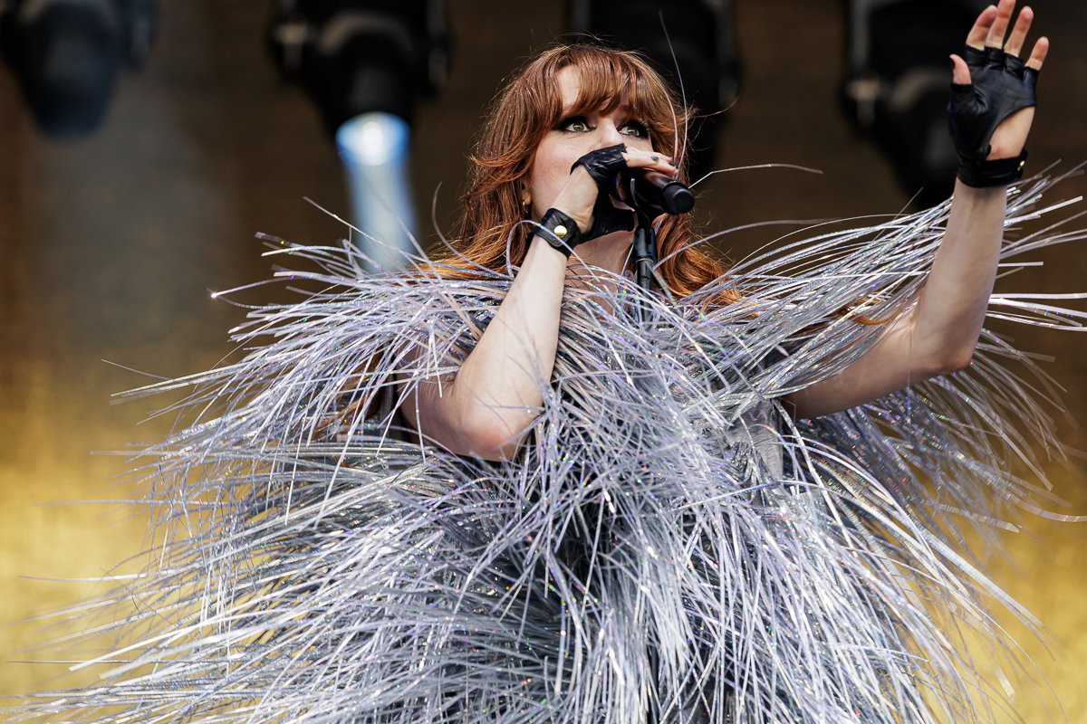 Merol @ Lokerse Feesten, picture 9, photographed by Peter Smet - FrontView Magazine