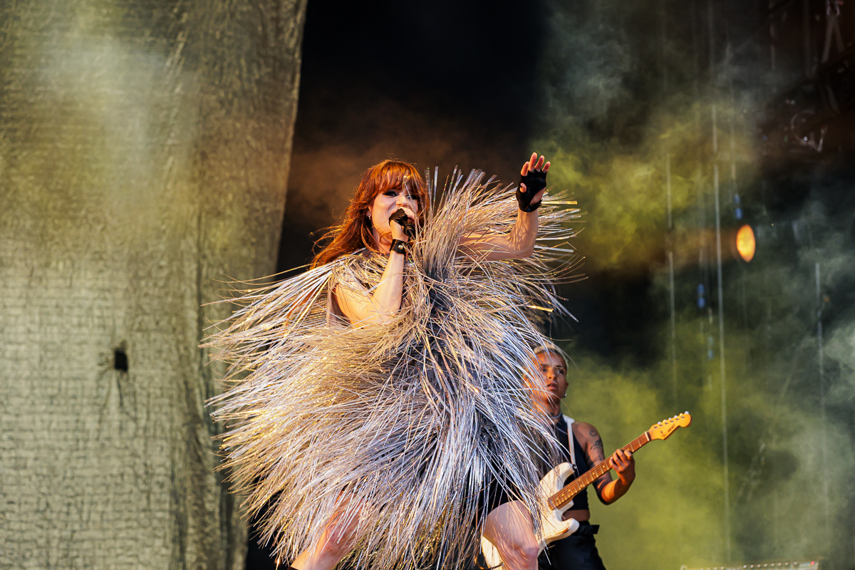 Merol @ Lokerse Feesten, picture 13, photographed by Peter Smet - FrontView Magazine