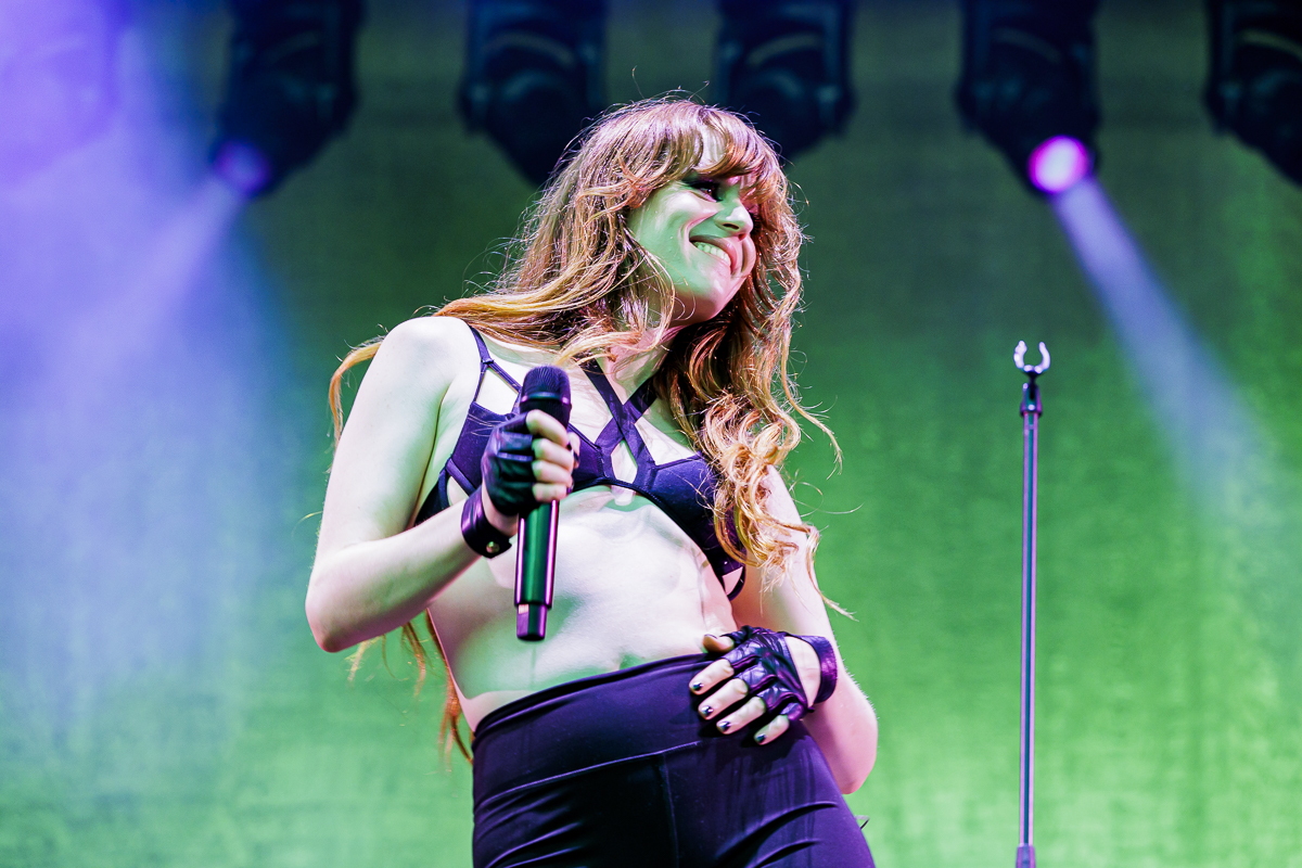 Merol @ Lokerse Feesten, picture 17, photographed by Peter Smet - FrontView Magazine