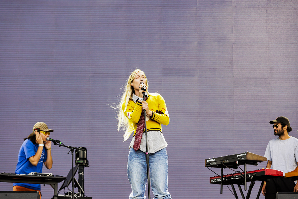 S 10 @ Lokerse Feesten, picture 2, photographed by Peter Smet - FrontView Magazine