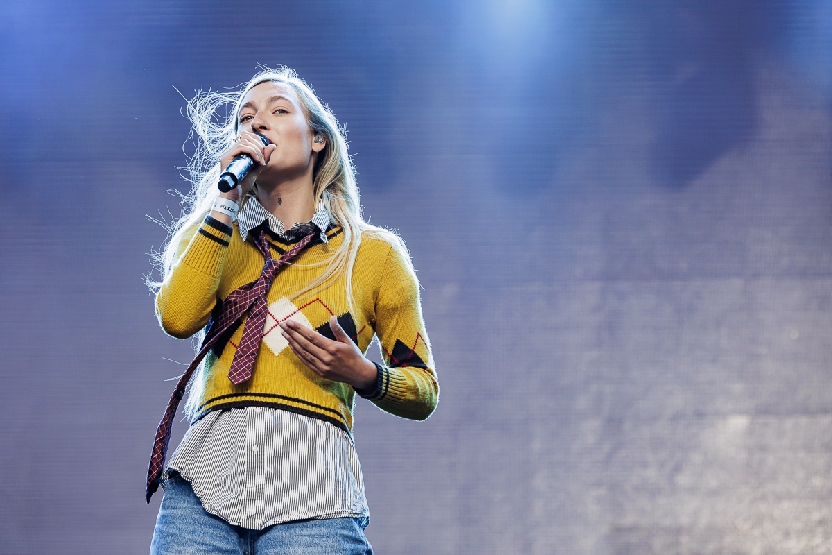 S 10 @ Lokerse Feesten, picture 17, photographed by Peter Smet - FrontView Magazine
