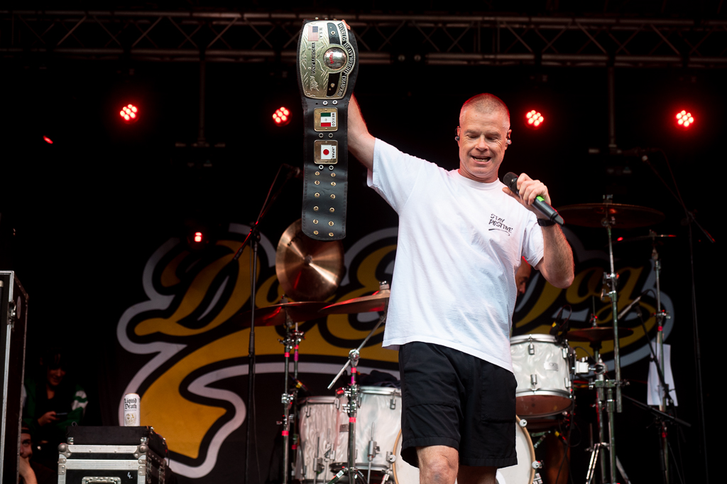 Dog Eat Dog @ Brakrock, picture 14, photographed by Gert Daemen - FrontView Magazine
