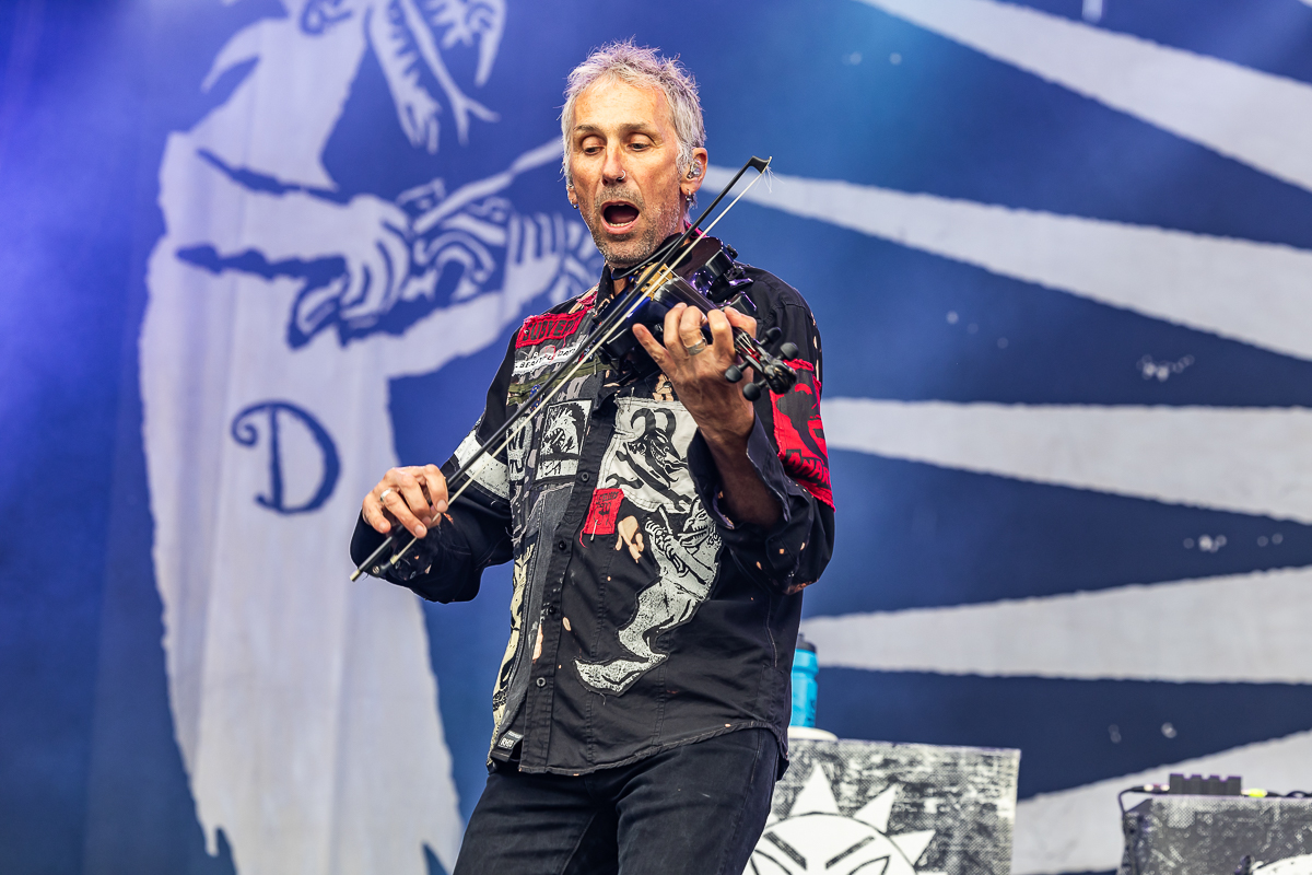 Levellers @ Nostalgie Beach Festival 2023 Dag 2, picture 12, photographed by Marc Verdonck - FrontView Magazine