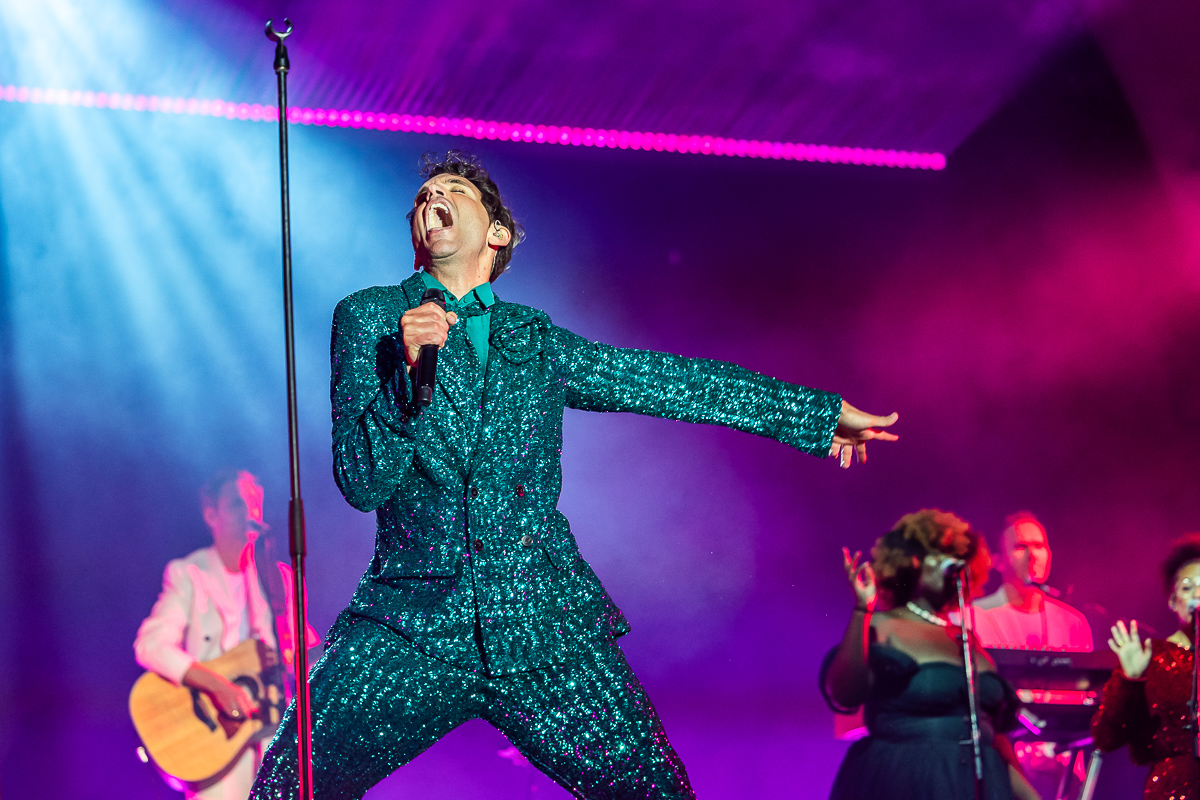 Mika @ Nostalgie Beach Festival 2023 Dag 2, foto 15, foto's door Marc Verdonck - FrontView Magazine