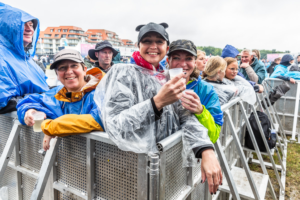 Sfeer @ Nostalgie Beach Festival 2023 Dag 2, picture 10, photographed by Marc Verdonck - FrontView Magazine