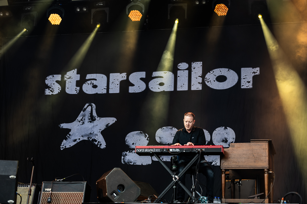 Starsailor @ Nostalgie Beach Festival 2023 Dag 2, picture 2, photographed by Marc Verdonck - FrontView Magazine