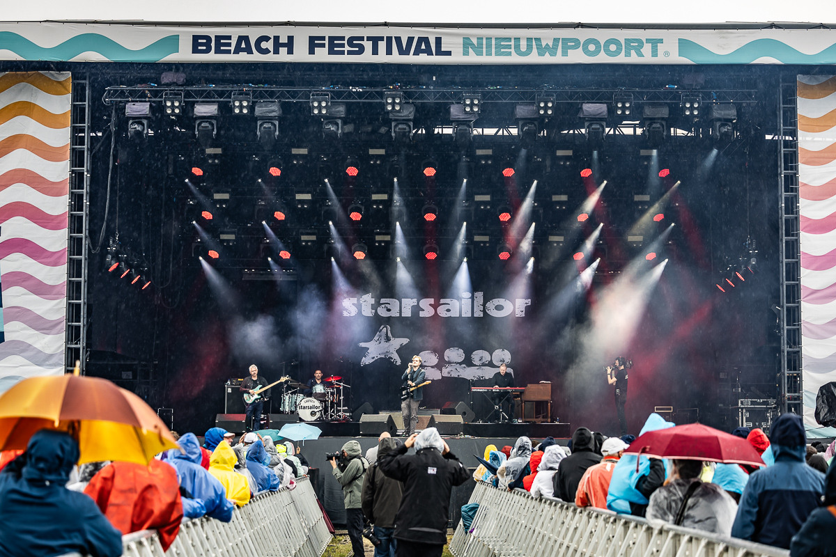Starsailor @ Nostalgie Beach Festival 2023 Dag 2, picture 8, photographed by Marc Verdonck - FrontView Magazine