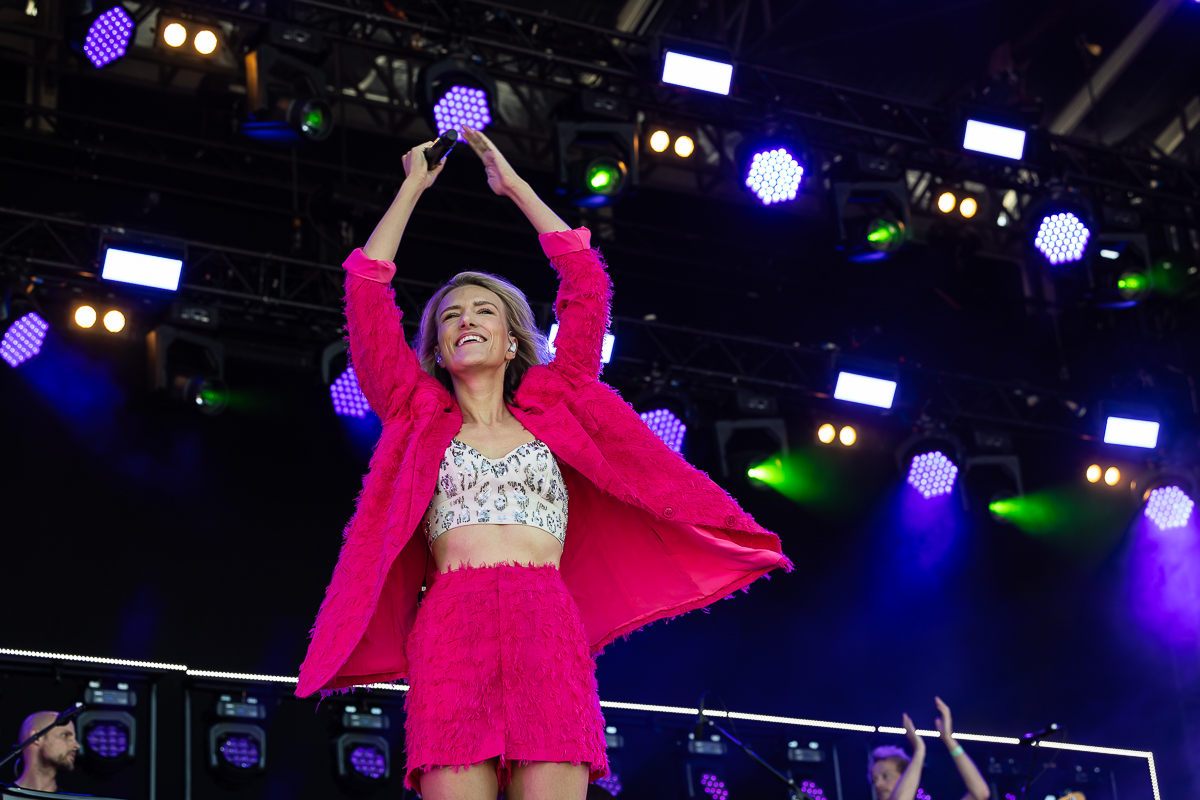 Suzan & Freek @ Nostalgie Beach Festival 2023 Dag 1, picture 3, photographed by Marc Verdonck - FrontView Magazine