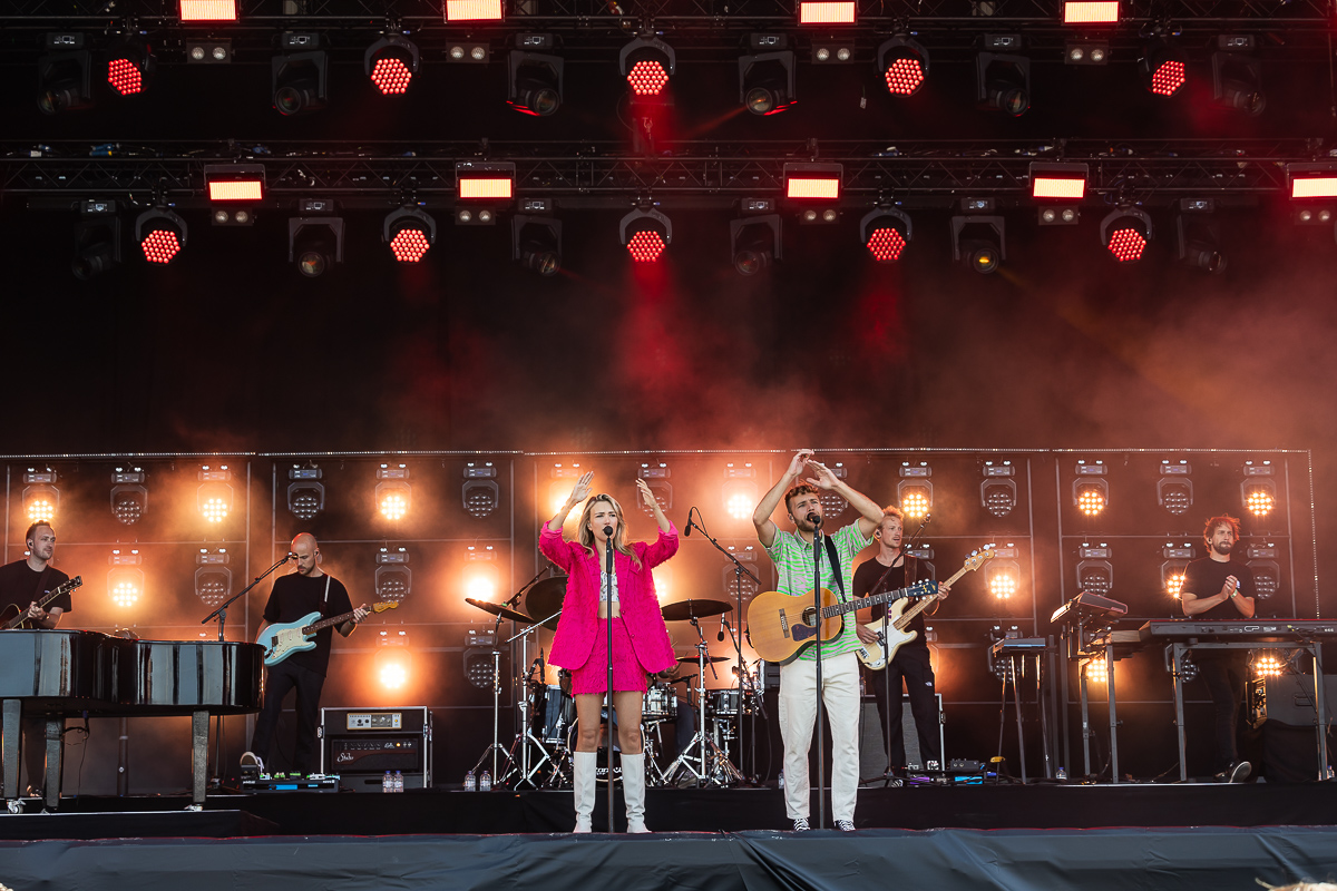 Suzan & Freek @ Nostalgie Beach Festival 2023 Dag 1, picture 8, photographed by Marc Verdonck - FrontView Magazine