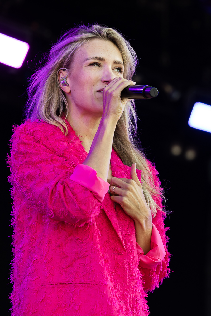 Suzan & Freek @ Nostalgie Beach Festival 2023 Dag 1, picture 10, photographed by Marc Verdonck - FrontView Magazine