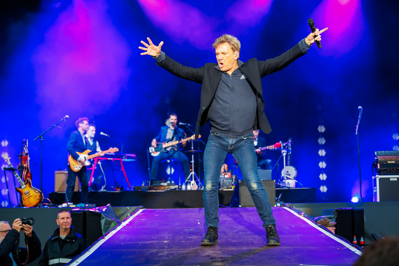 Bart Peeters & De Ideale Mannen @ Suikerrock 2023, picture 11, photographed by Paul Jongeneelen - FrontView Magazine