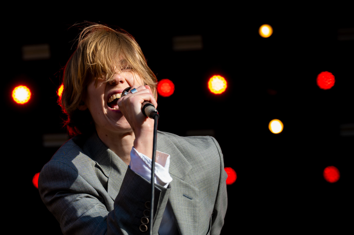 Whispering Sons @ Campo Solar, picture 5, photographed by Luc Klinckaert - FrontView Magazine